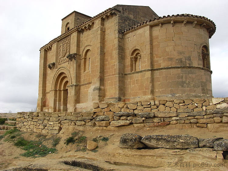 西班牙圣玛丽亚德拉皮西纳冬宫 Hermitage of Santa María De La Piscina, Spain (c.1100)，罗马式建筑