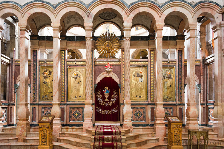 圣墓教堂内部，以色列耶路撒冷 Interior of Church of the Holy Sepulchre, Jerusalem, Israel (1048)，罗马式建筑