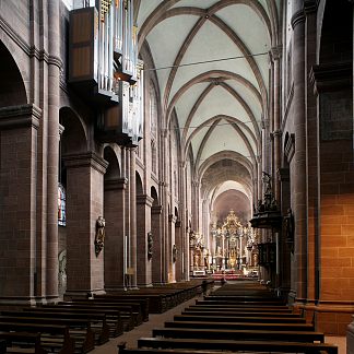 德国沃尔姆斯大教堂内部 Interior of Worms Cathedral, Germany (1130 – 1181)，罗马式建筑