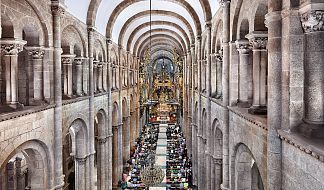 内部，圣地亚哥德孔波斯特拉大教堂，西班牙 Interior, Santiago De Compostela Cathedral, Spain (1075 – 1211)，罗马式建筑