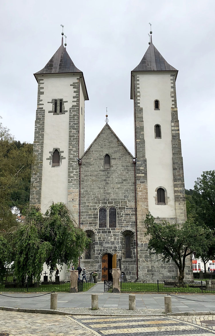 圣玛丽教堂，挪威卑尔根 St Mary's Church, Bergen, Norway (1180)，罗马式建筑