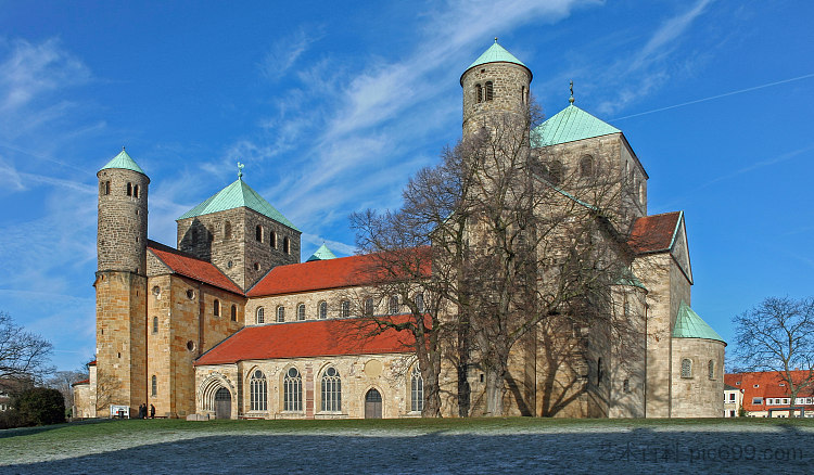 圣迈克尔教堂，德国希尔德斯海姆 St. Michael's Church, Hildesheim, Germany (1031)，罗马式建筑