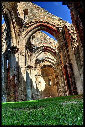 兹桑贝克普雷蒙特雷修道院教堂，匈牙利 Zsámbék Premontre Monastery Church, Hungary (1220)，罗马式建筑