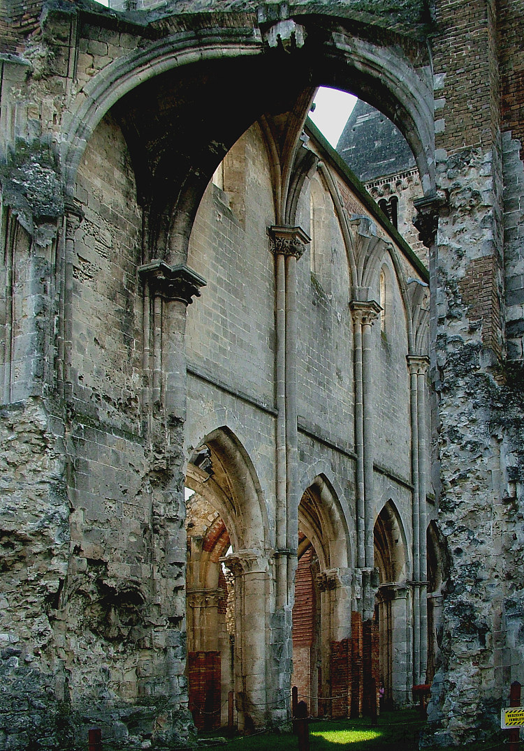 兹桑贝克普雷蒙特雷修道院教堂，匈牙利 Zsámbék Premontre Monastery Church, Hungary (1220)，罗马式建筑