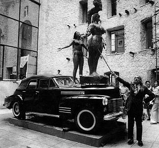 下雨的出租车（在出租车上腐烂的人体模型） Rainy Taxi (Mannequin Rotting in a Taxi-Cab) (1938)，萨尔瓦多·达利