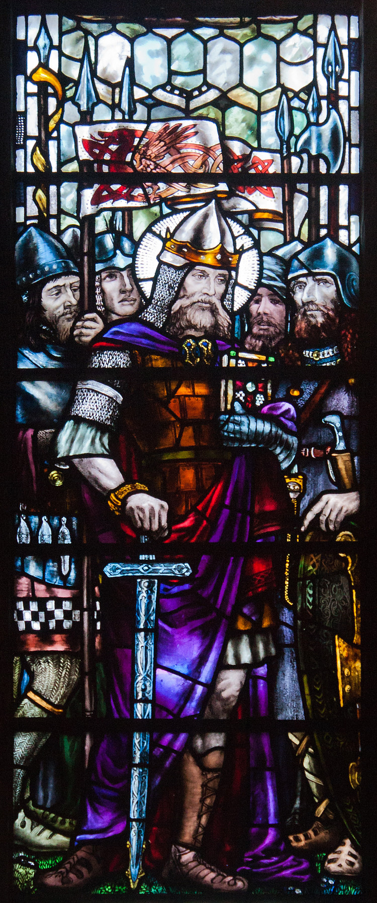卡舍尔国王科马克(King Cormac of Cashel)担任主教、战士和抄写员。都柏林圣帕特里克大教堂(局部) King Cormac of Cashel as Bishop, Warrior and Scribe. St. Patrick's Cathedral in Dublin (detail) (c.1906),莎拉·普瑟