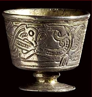 耶林烧杯，提拉圣杯 Jelling Beaker, Chalice of Thyra (c.950)，维京艺术