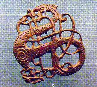 瓮式胸针 Brooch in the Urnes Style (c.1100)，维京艺术